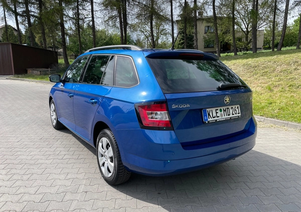 Skoda Fabia cena 37900 przebieg: 160000, rok produkcji 2017 z Olszyna małe 781